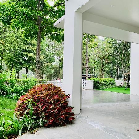 Xanh Villas Resort & Spa Luxury Hanoi Buitenkant foto